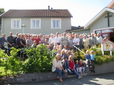 Människor i alla åldrar från Storegårdskyrkans församling!